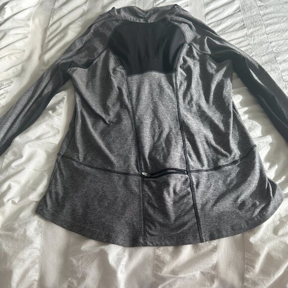 Champion woman's semi fitted gray long sleeve athletic shirt - size large - Picture 5 of 7